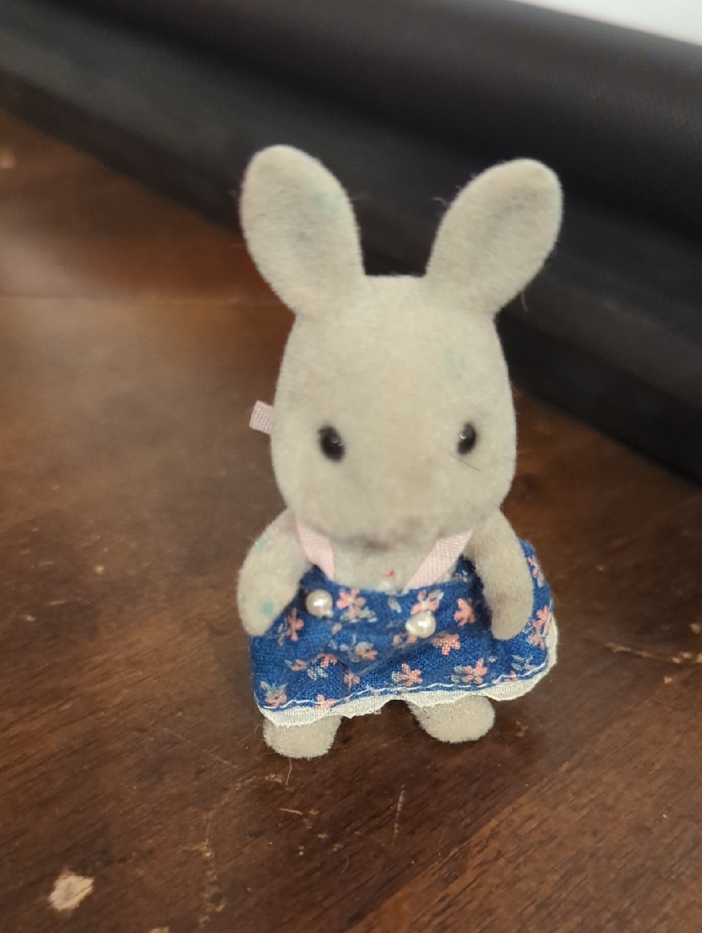 Sylvanian Families Calico Critters Breezy Babblebrook Gray Rabbit
